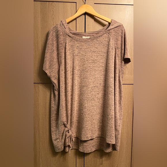 Maurices Tops - Maurices Short Sleeve Hooded Top, Size 2X